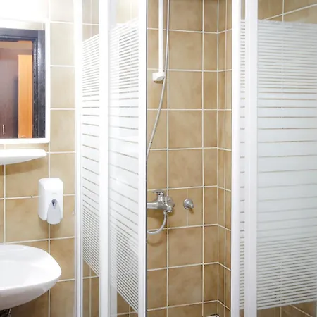 בית הארחה Junior