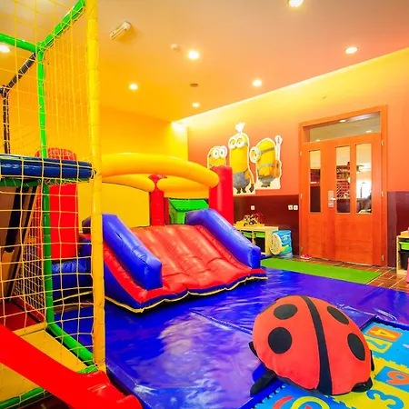 Junior בית הארחה 3*